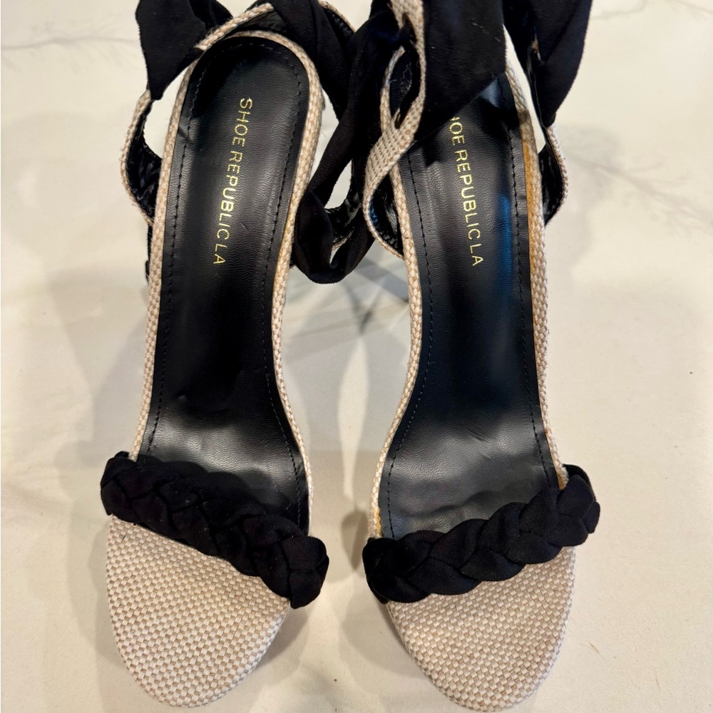 Shoe Republic LA Black and Cream Heels with Elegant Design size 10